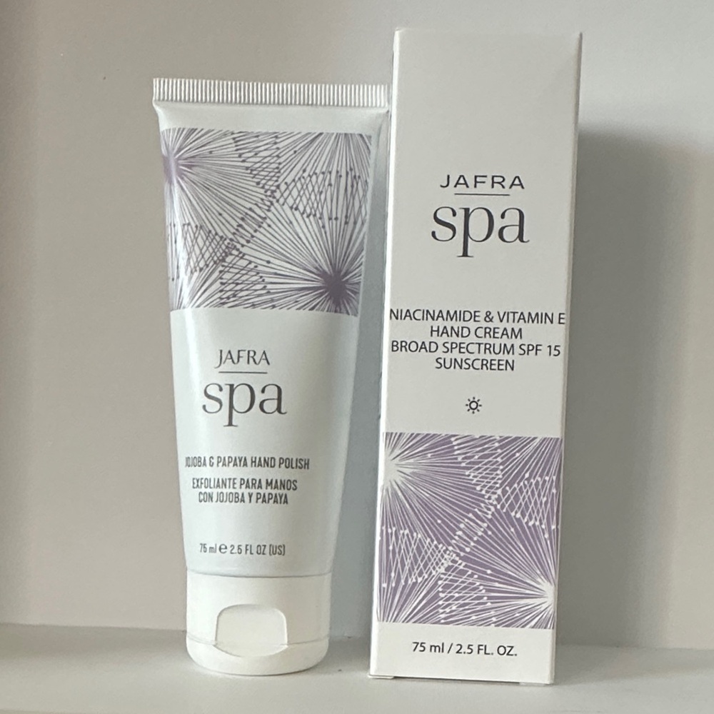 JAFRA Spa Jojoba & Papaya Hand Polish and Niacinamide Hand Cream Set